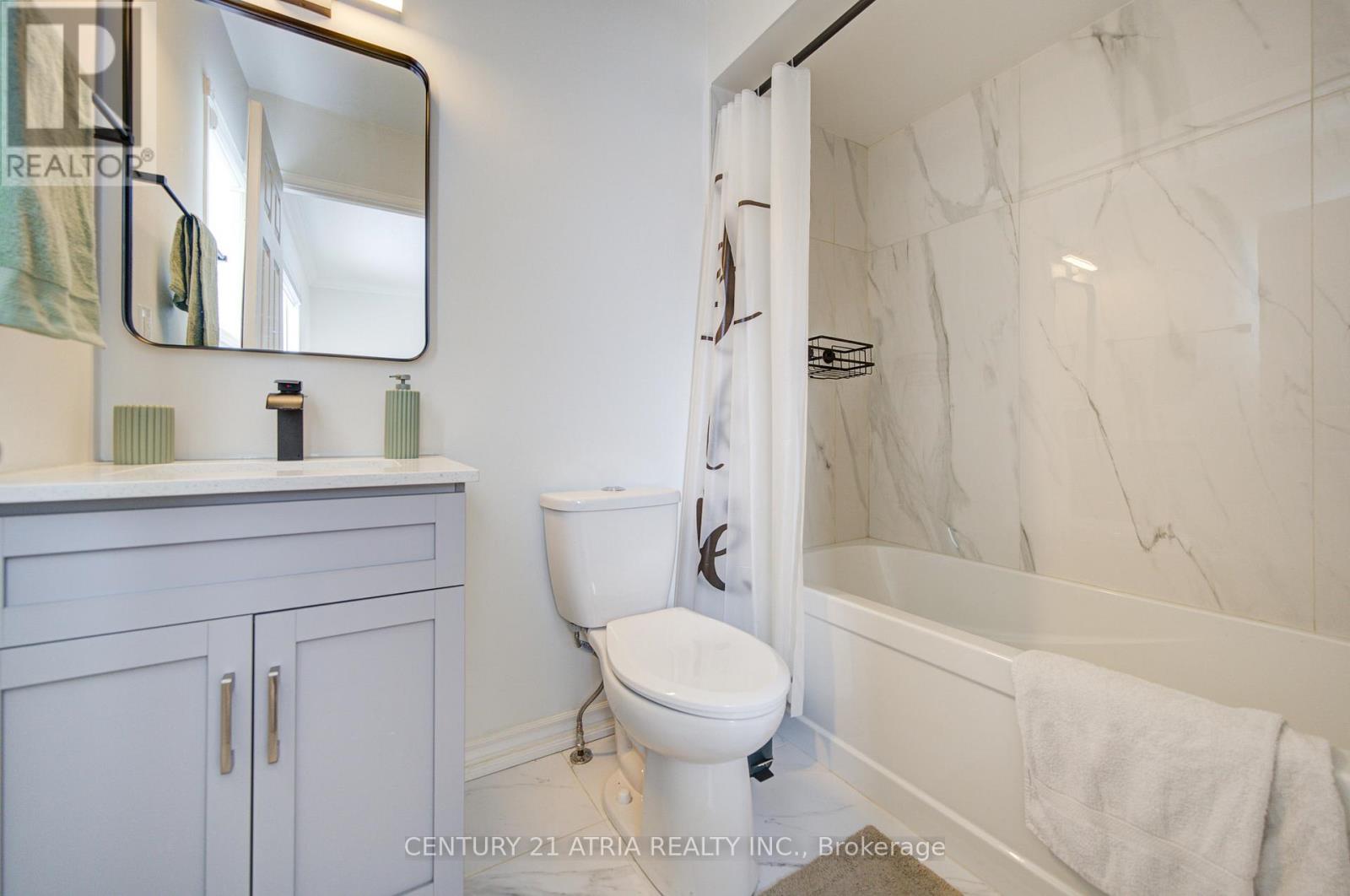 102 Woodroof Crescent, Aurora, Ontario  L4G 7H3 - Photo 32 - N12782414