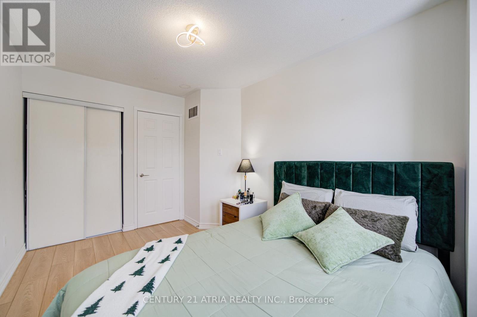 102 Woodroof Crescent, Aurora, Ontario  L4G 7H3 - Photo 36 - N12782414