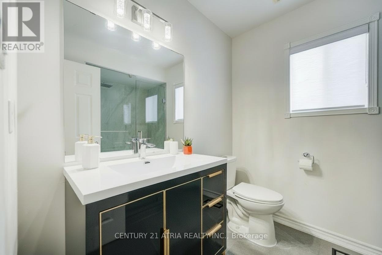 102 Woodroof Crescent, Aurora, Ontario  L4G 7H3 - Photo 37 - N12782414