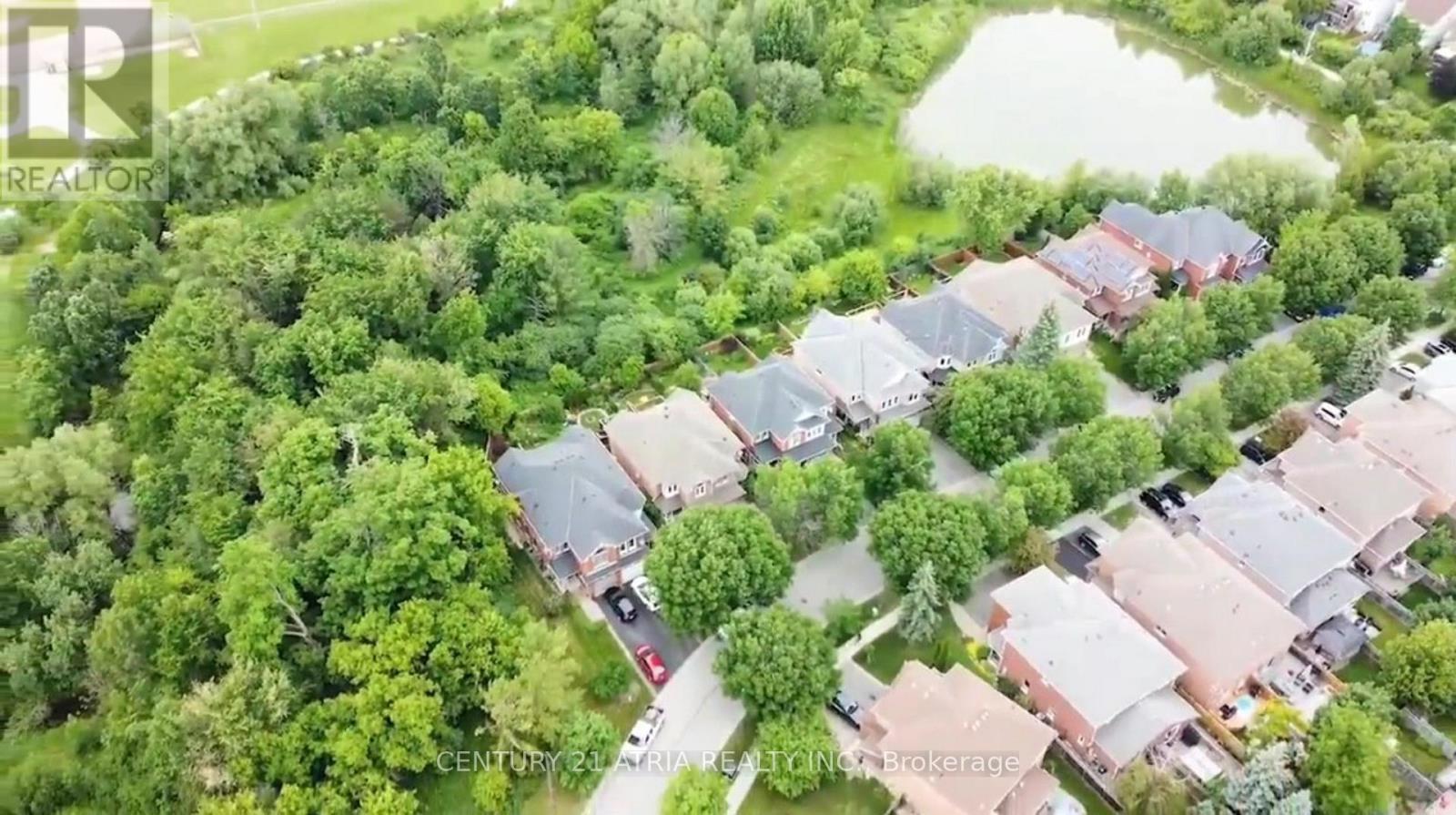 102 Woodroof Crescent, Aurora, Ontario  L4G 7H3 - Photo 4 - N12782414