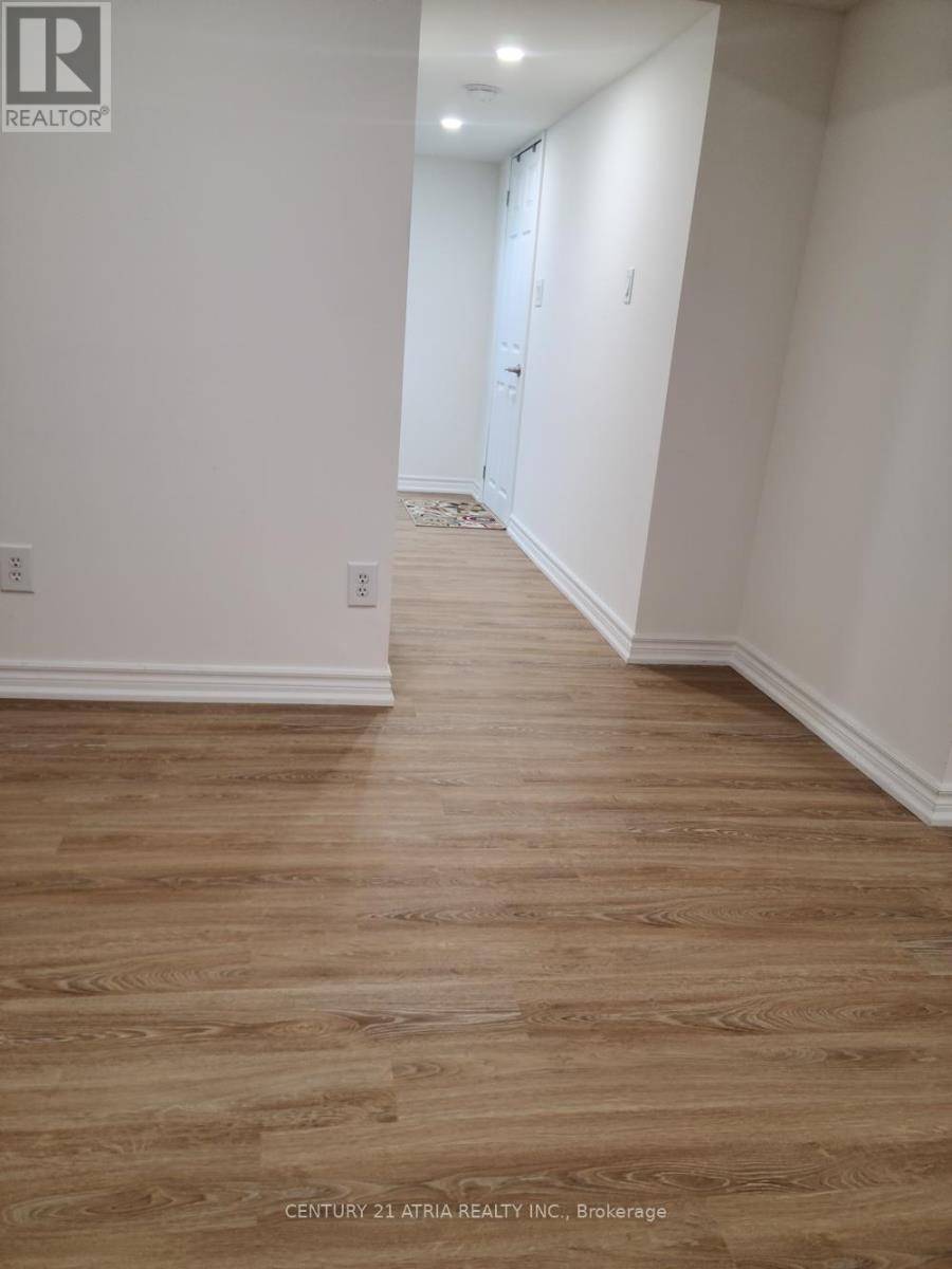 102 Woodroof Crescent, Aurora, Ontario  L4G 7H3 - Photo 43 - N12782414