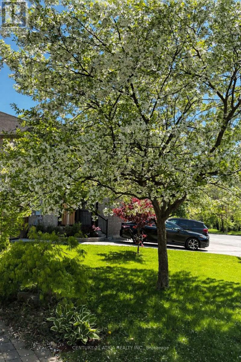 102 Woodroof Crescent, Aurora, Ontario  L4G 7H3 - Photo 50 - N12782414