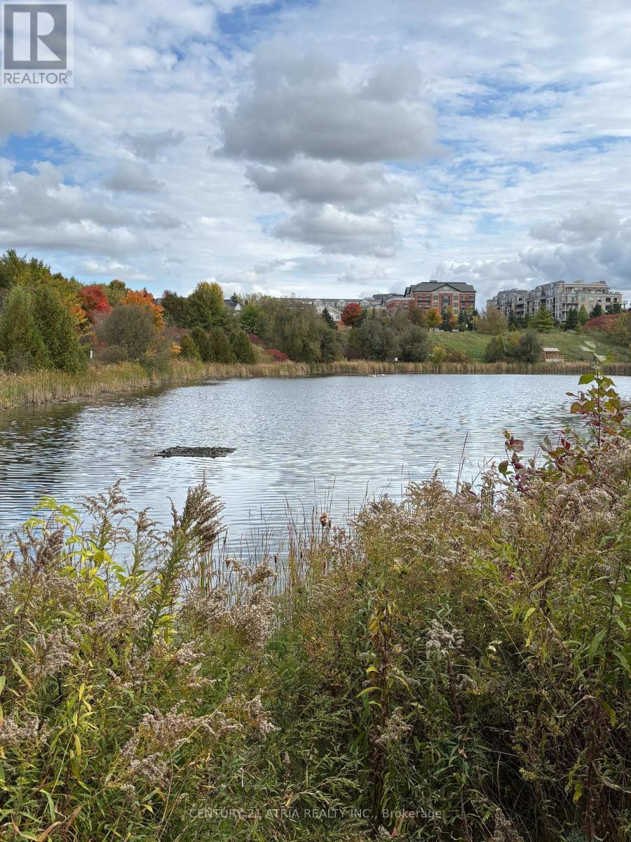 102 Woodroof Crescent, Aurora, Ontario  L4G 7H3 - Photo 6 - N12782414