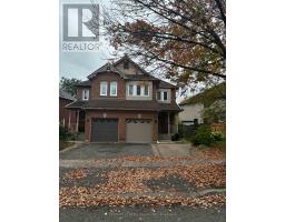 102 WOODROOF CRESCENT, Aurora, Ontario