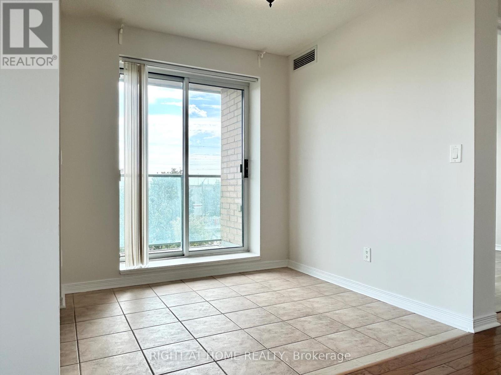 310 - 11 Oneida Crescent, Richmond Hill, Ontario  L4B 0A1 - Photo 10 - N12782560