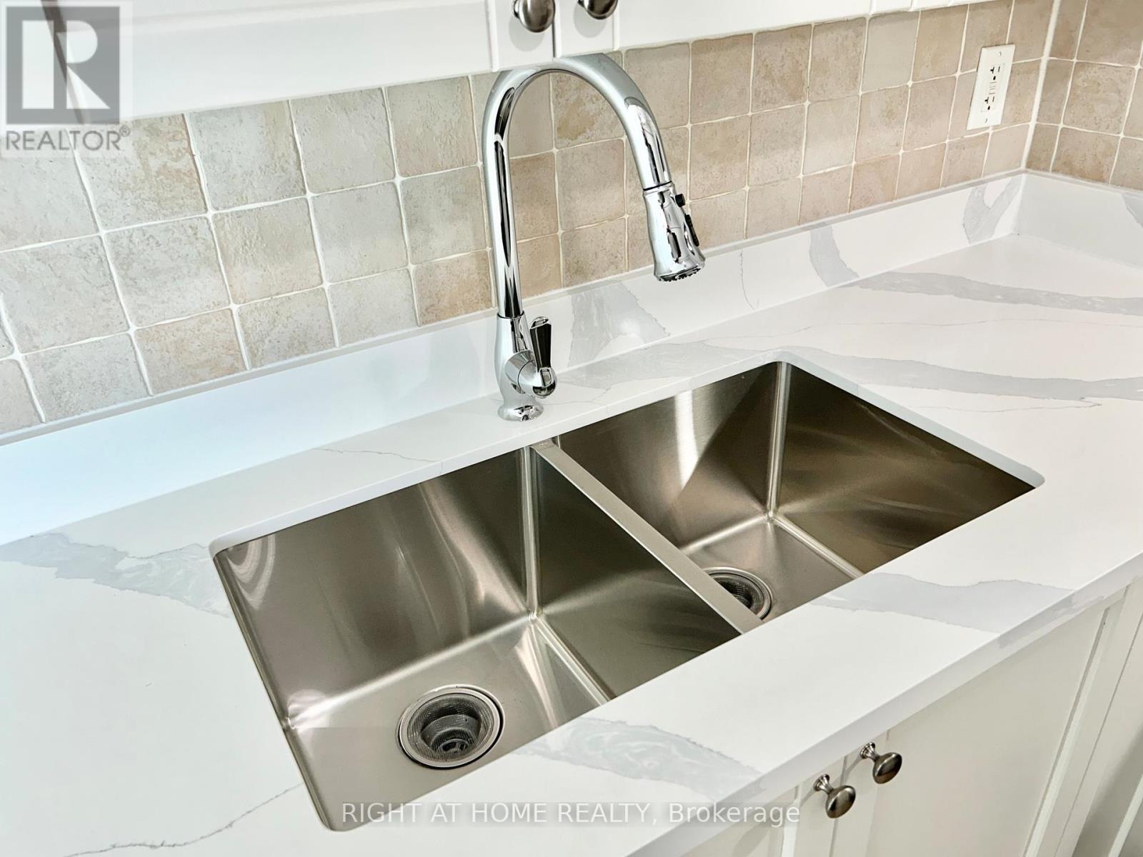 310 - 11 Oneida Crescent, Richmond Hill, Ontario  L4B 0A1 - Photo 15 - N12782560