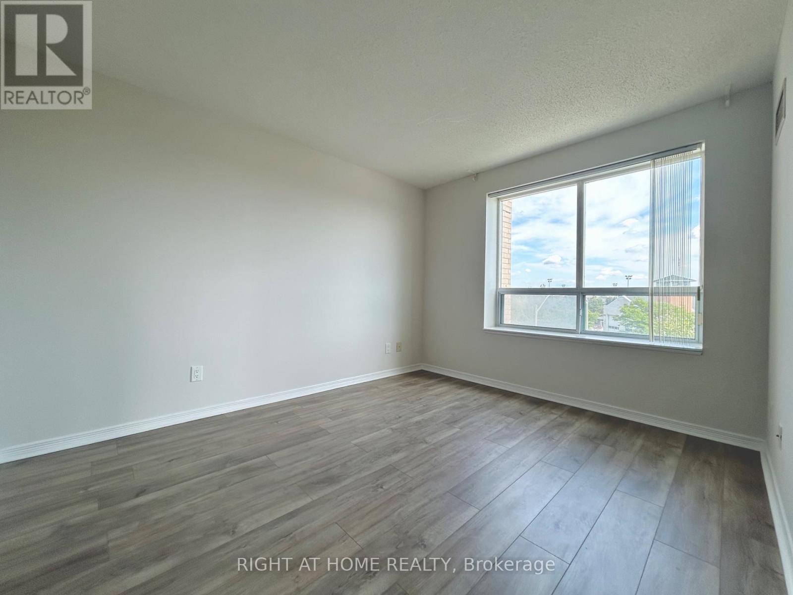 310 - 11 Oneida Crescent, Richmond Hill, Ontario  L4B 0A1 - Photo 16 - N12782560