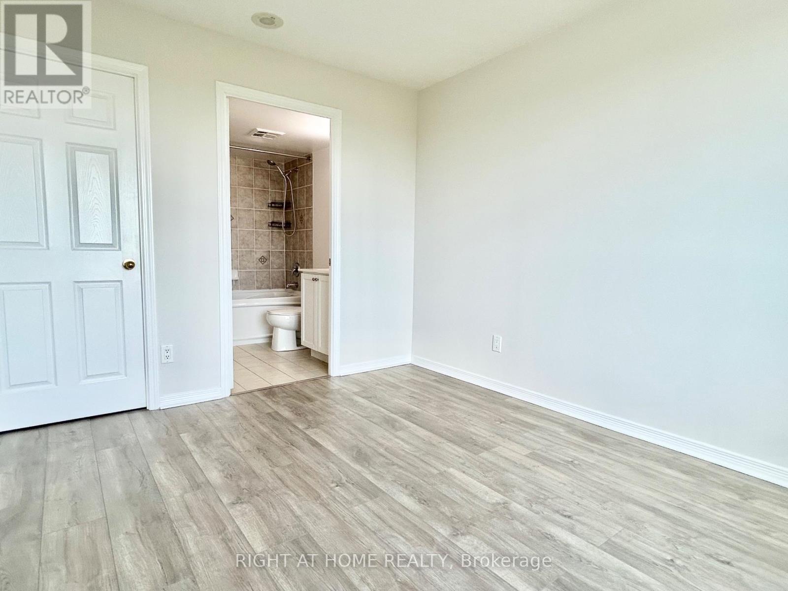 310 - 11 Oneida Crescent, Richmond Hill, Ontario  L4B 0A1 - Photo 17 - N12782560