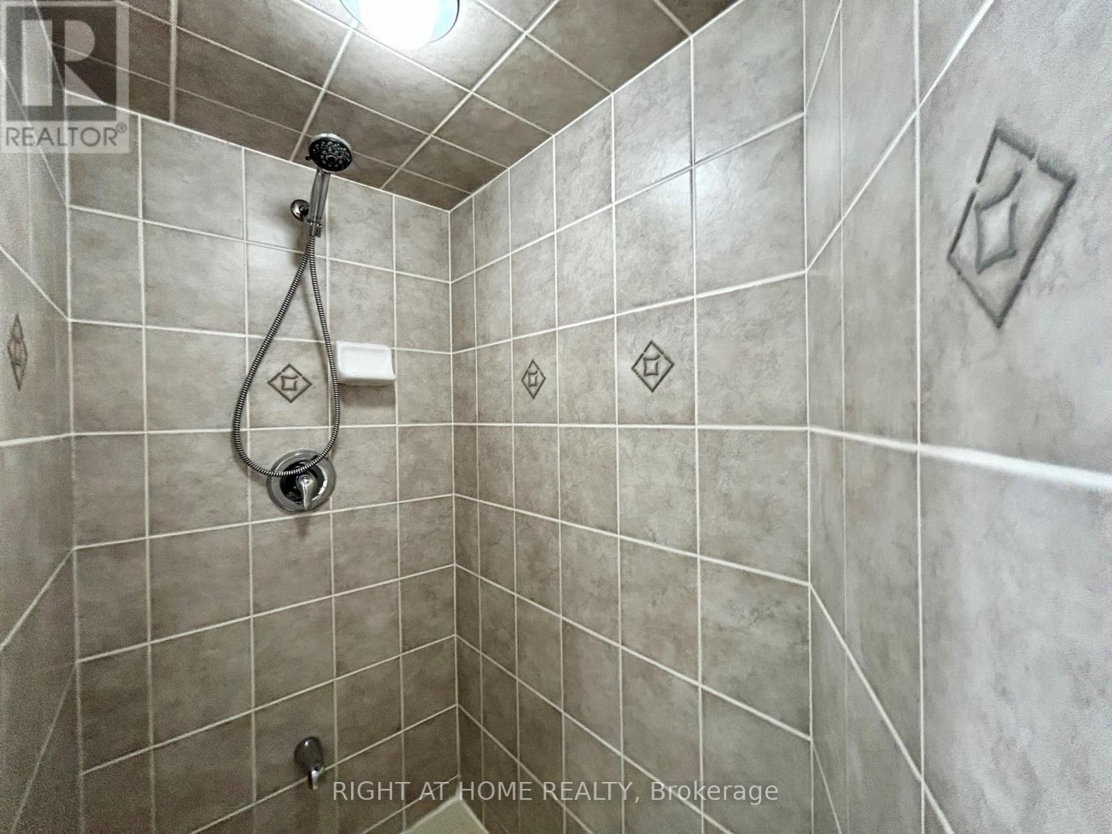 310 - 11 Oneida Crescent, Richmond Hill, Ontario  L4B 0A1 - Photo 23 - N12782560