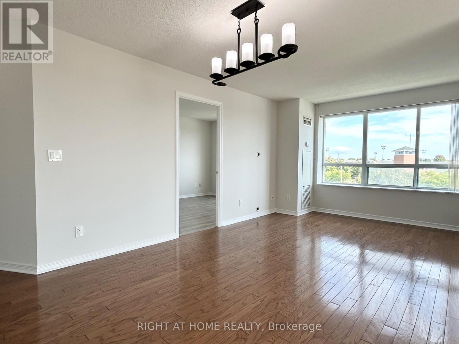 310 - 11 Oneida Crescent, Richmond Hill, Ontario  L4B 0A1 - Photo 7 - N12782560