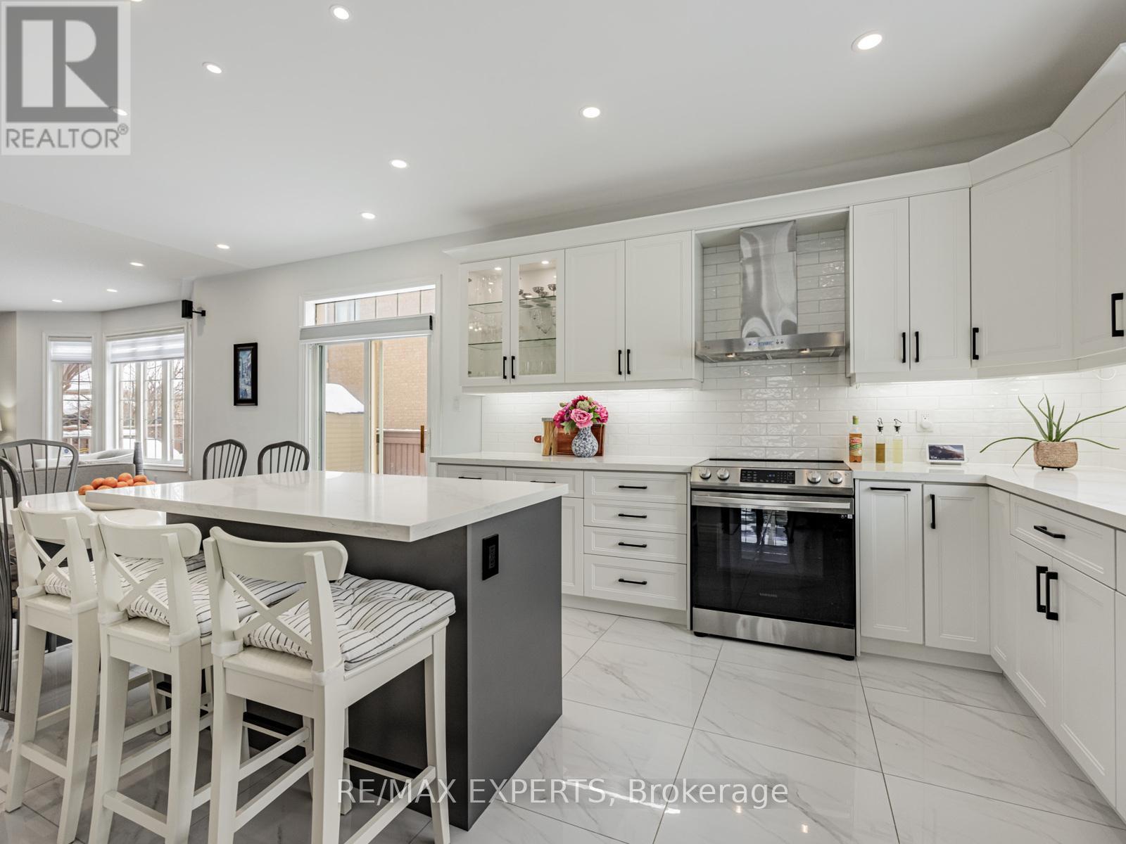 107 Saint Francis Avenue, Vaughan, Ontario  L4H 2A3 - Photo 7 - N12782590