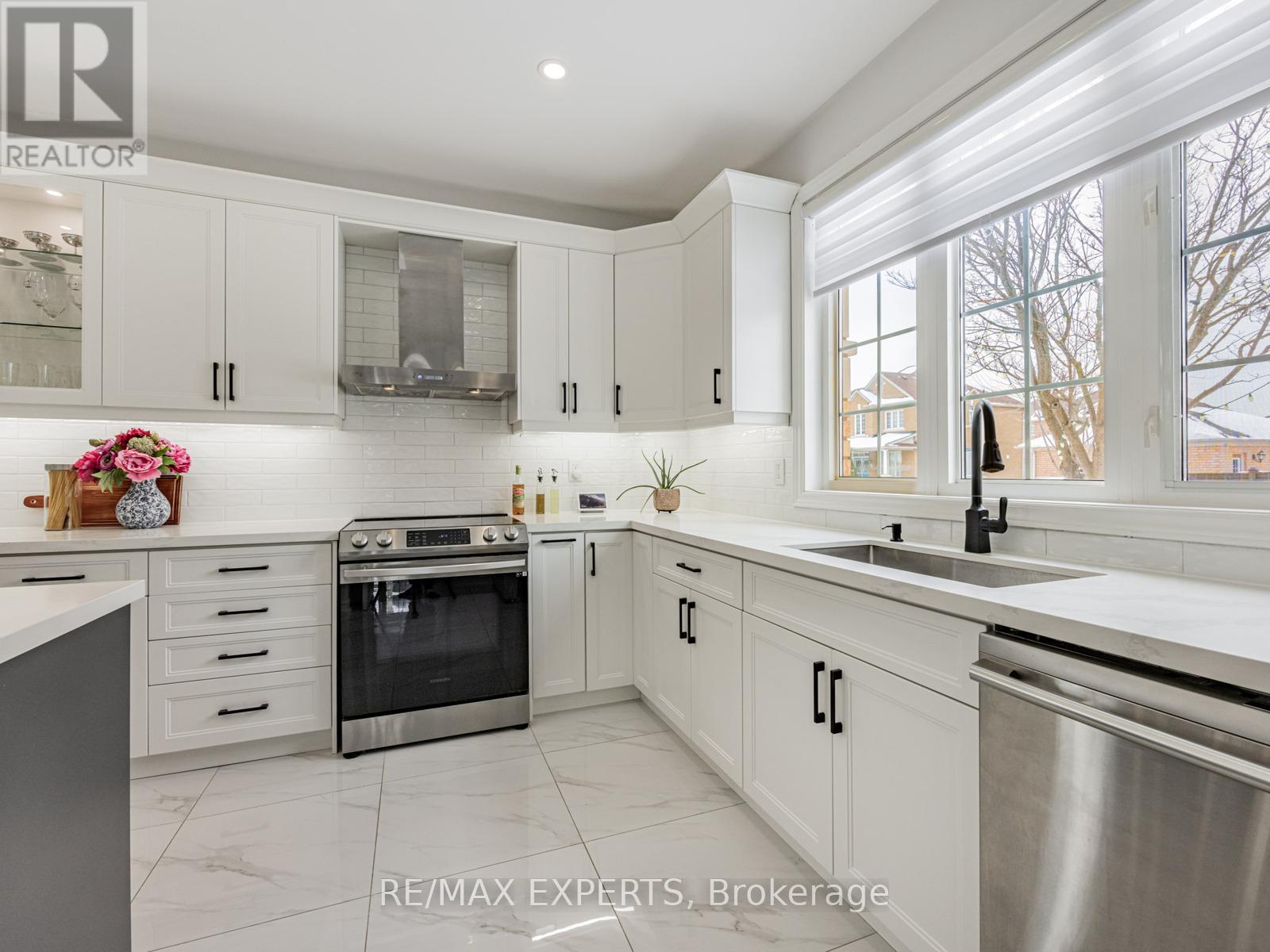 107 Saint Francis Avenue, Vaughan, Ontario  L4H 2A3 - Photo 8 - N12782590