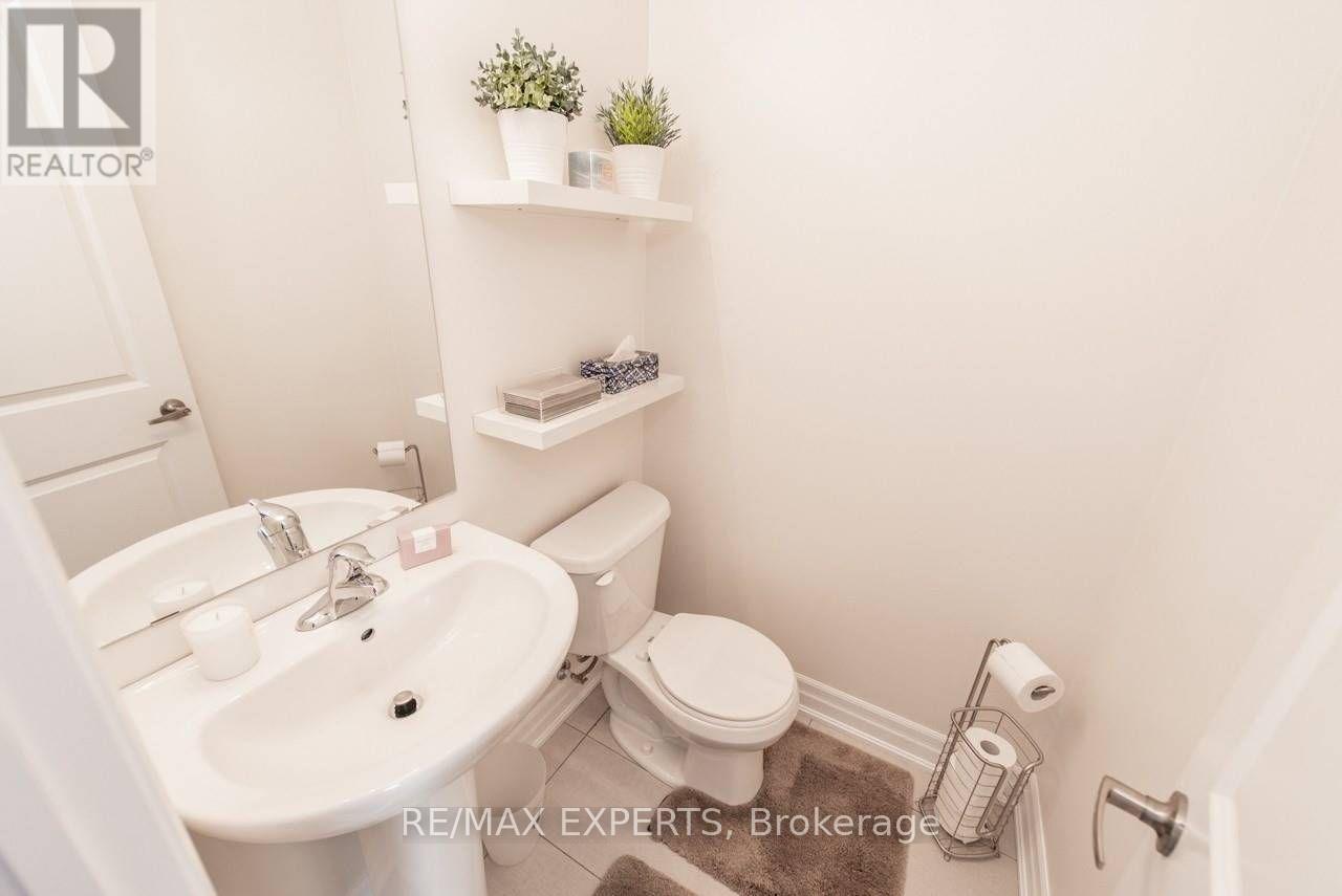 37 Juneau Street, Vaughan, Ontario  L4L 0H6 - Photo 10 - N12782646