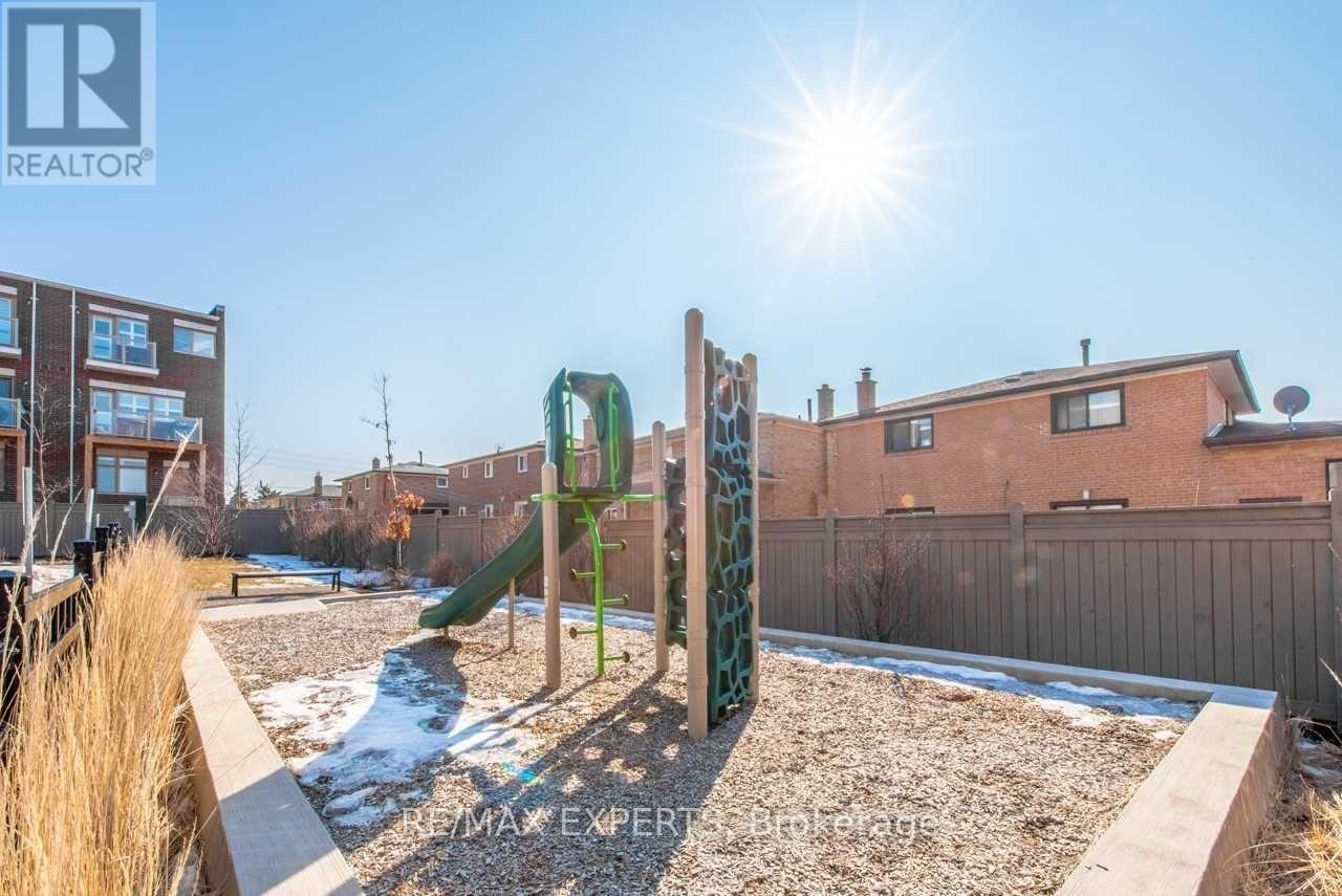 37 Juneau Street, Vaughan, Ontario  L4L 0H6 - Photo 3 - N12782646