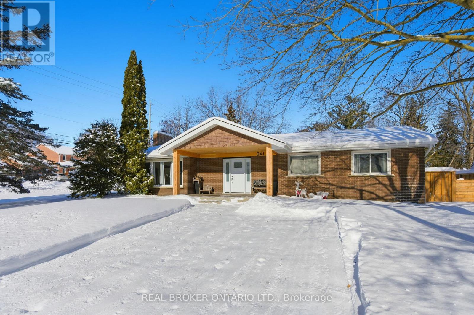 241 Maple Street, Uxbridge, Ontario  L9P 1A8 - Photo 2 - N12782656