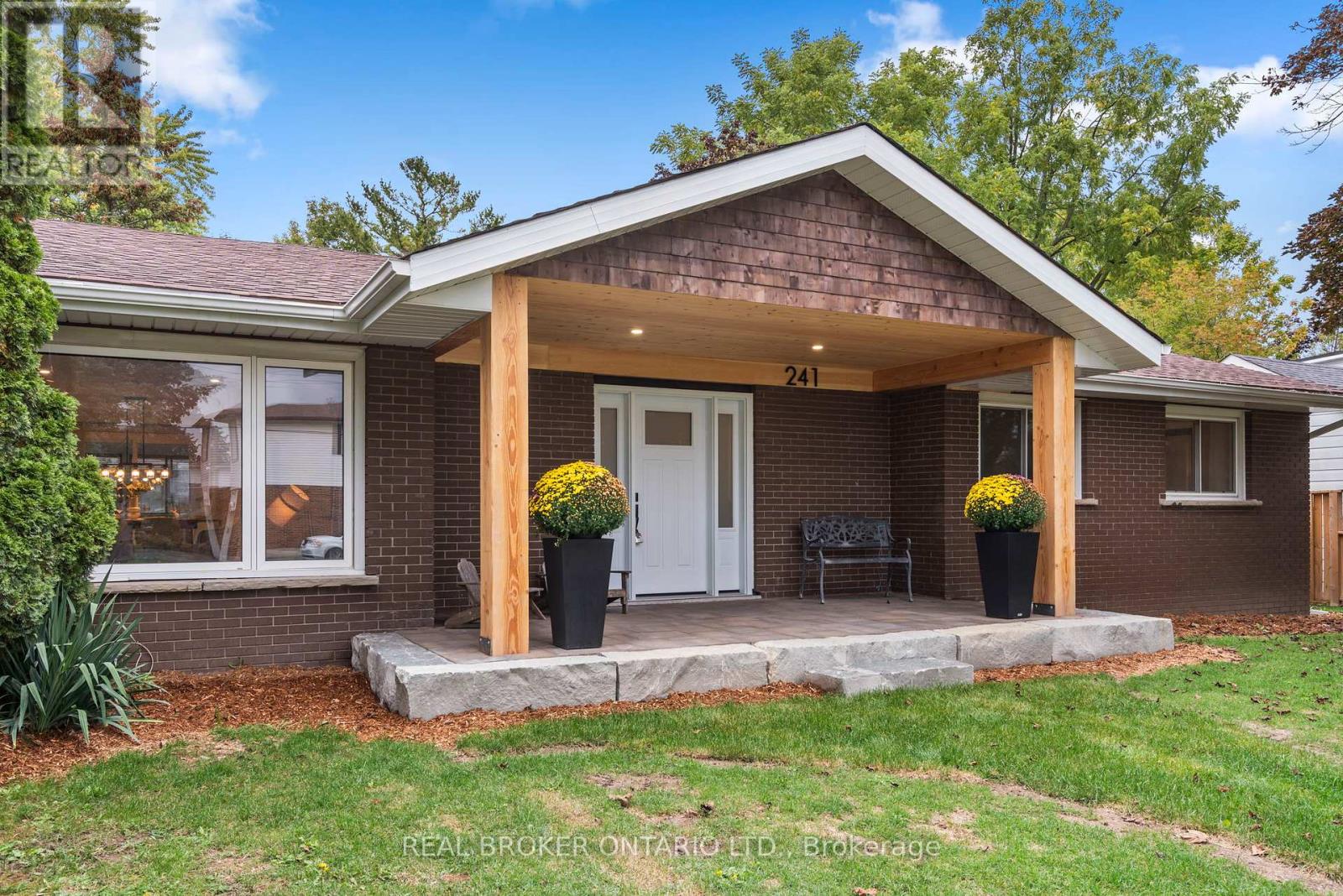 241 Maple Street, Uxbridge, Ontario  L9P 1A8 - Photo 4 - N12782656