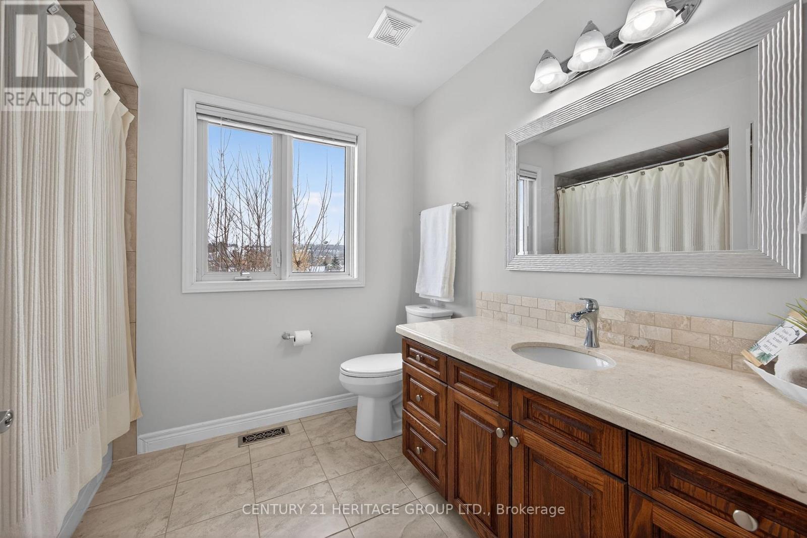 306 Simcoe Road W, Bradford West Gwillimbury (Bradford), Ontario  L3Z 1Y9 - Photo 18 - N12782702