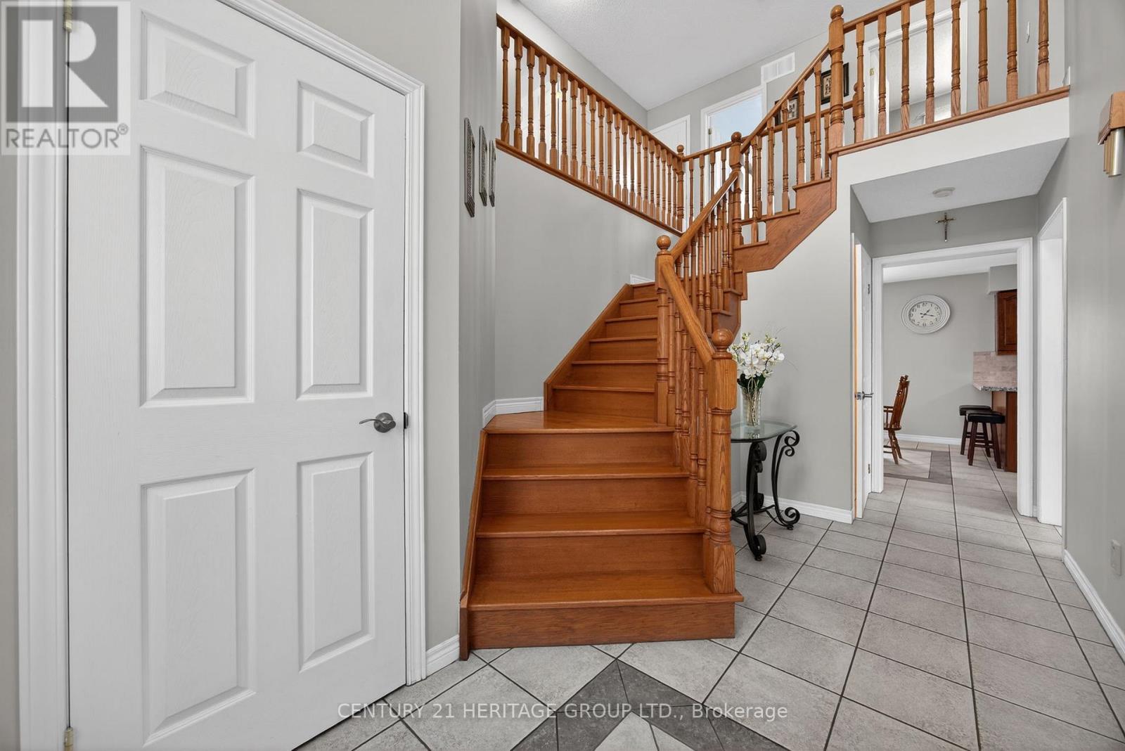 306 Simcoe Road W, Bradford West Gwillimbury (Bradford), Ontario  L3Z 1Y9 - Photo 2 - N12782702