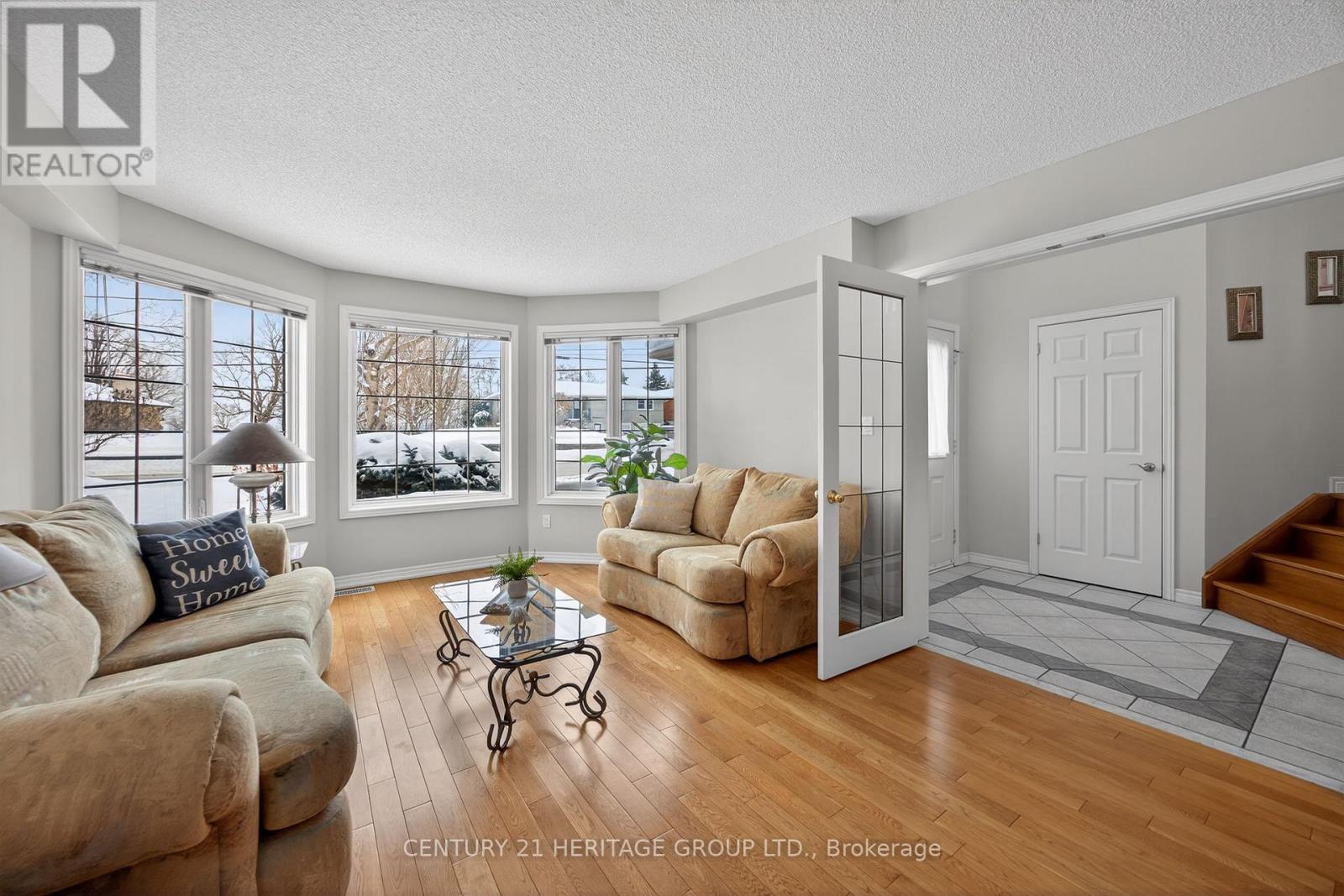 306 Simcoe Road W, Bradford West Gwillimbury (Bradford), Ontario  L3Z 1Y9 - Photo 4 - N12782702