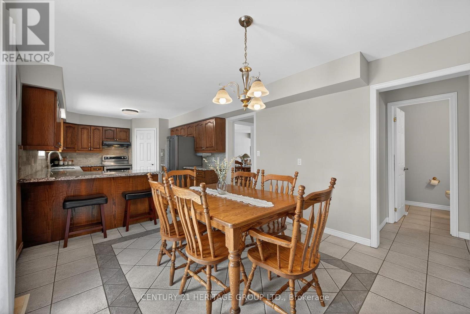 306 Simcoe Road W, Bradford West Gwillimbury (Bradford), Ontario  L3Z 1Y9 - Photo 9 - N12782702