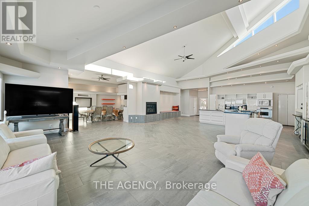 10 Beck Boulevard, Penetanguishene, Ontario  L9M 1C3 - Photo 15 - S12782394