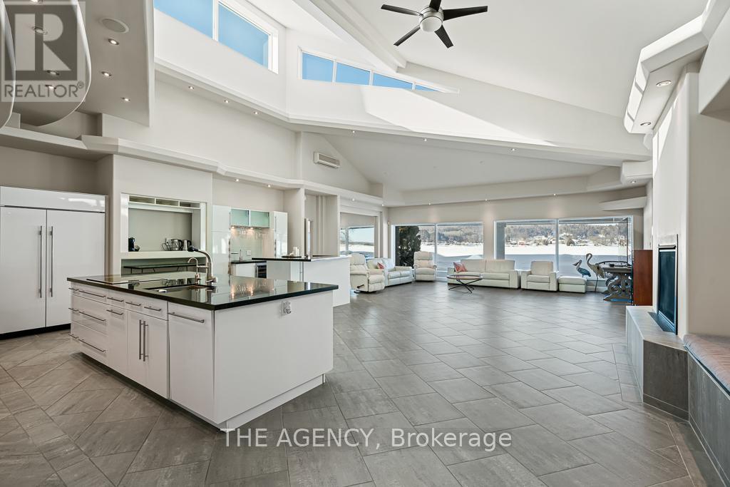 10 Beck Boulevard, Penetanguishene, Ontario  L9M 1C3 - Photo 3 - S12782394