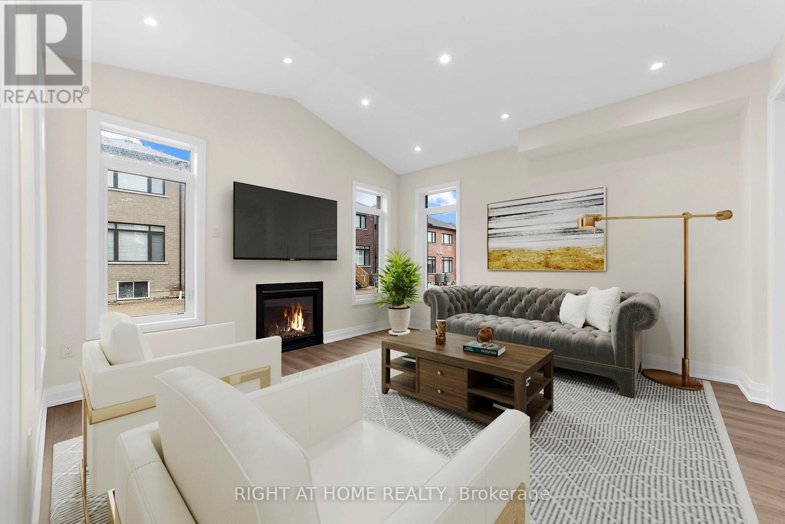 33 Calypso Avenue, Springwater, Ontario  L9X 2E3 - Photo 3 - S12782662