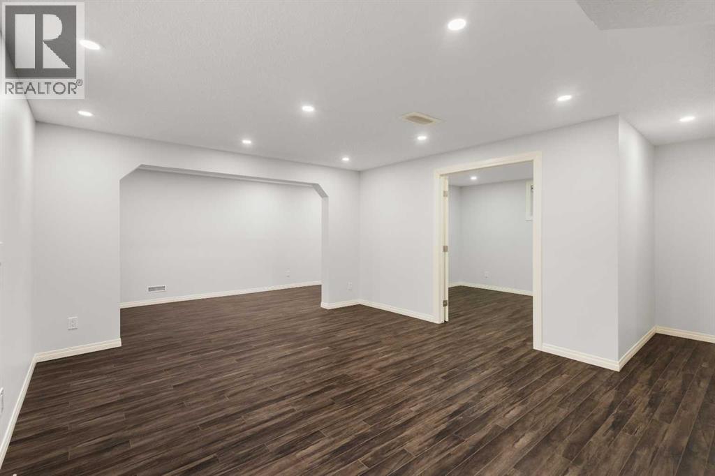 21 Panamount Row Nw, Calgary, Alberta  T3K 0C6 - Photo 29 - A2275676