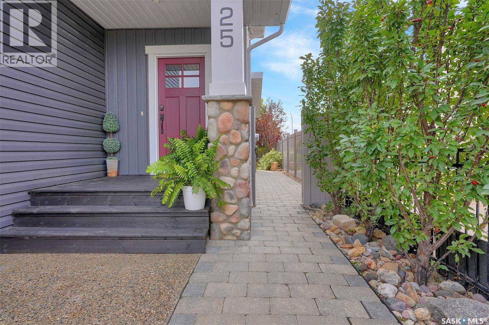 25 Hudson Drive, Pilot Butte, Saskatchewan  S0G 3Z0 - Photo 2 - SK028287