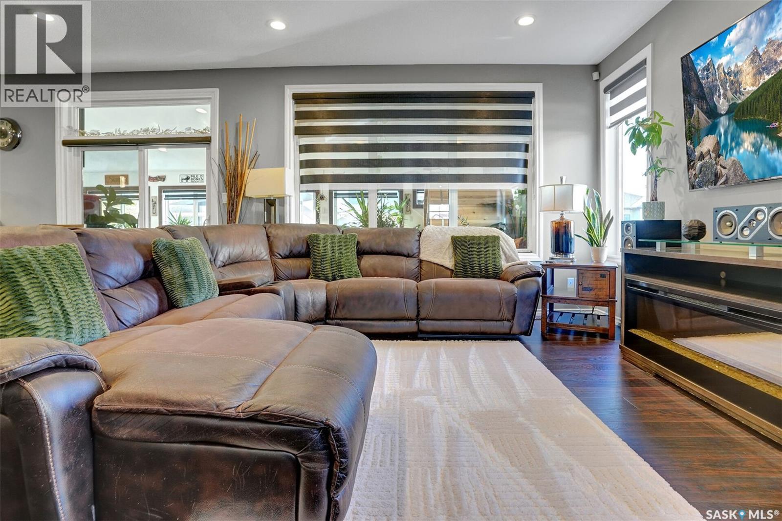 25 Hudson Drive, Pilot Butte, Saskatchewan  S0G 3Z0 - Photo 4 - SK028287