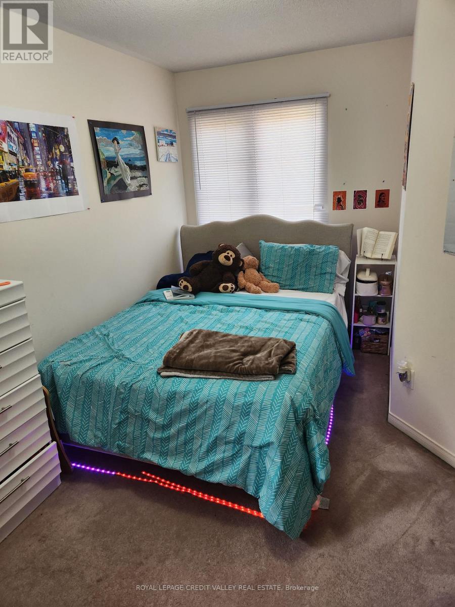 Upper - 680 Courtney Valley Road, Mississauga, Ontario  L5V 0C2 - Photo 29 - W12782422