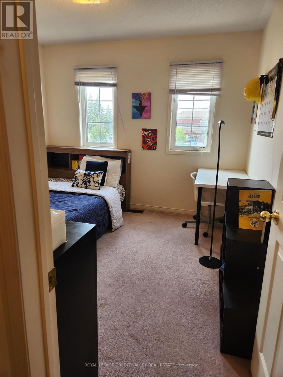 Upper - 680 Courtney Valley Road, Mississauga, Ontario  L5V 0C2 - Photo 33 - W12782422