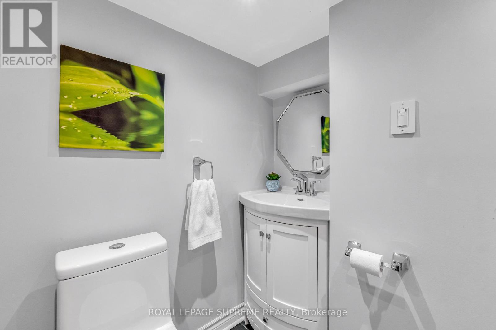 121 Millicent Street, Toronto, Ontario  M6H 1W3 - Photo 43 - W12782540