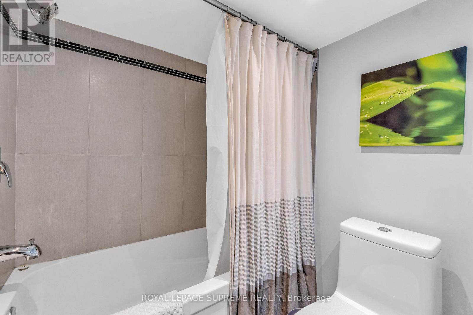 121 Millicent Street, Toronto, Ontario  M6H 1W3 - Photo 44 - W12782540