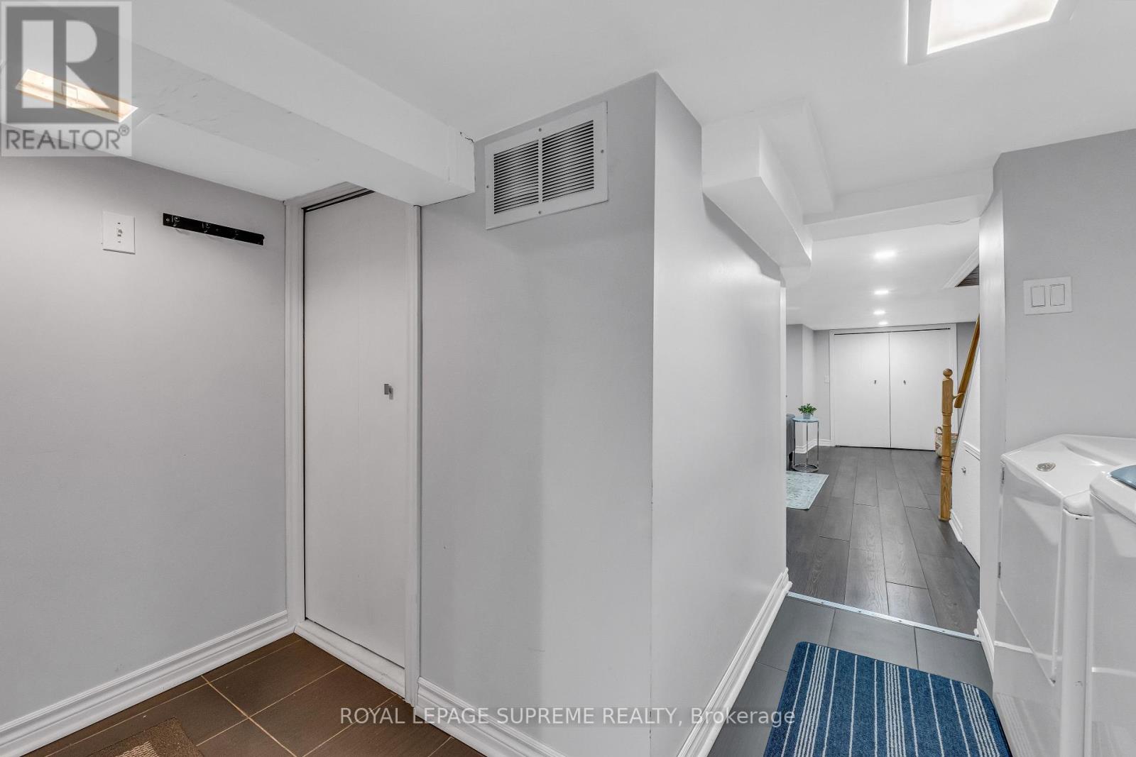 121 Millicent Street, Toronto, Ontario  M6H 1W3 - Photo 45 - W12782540