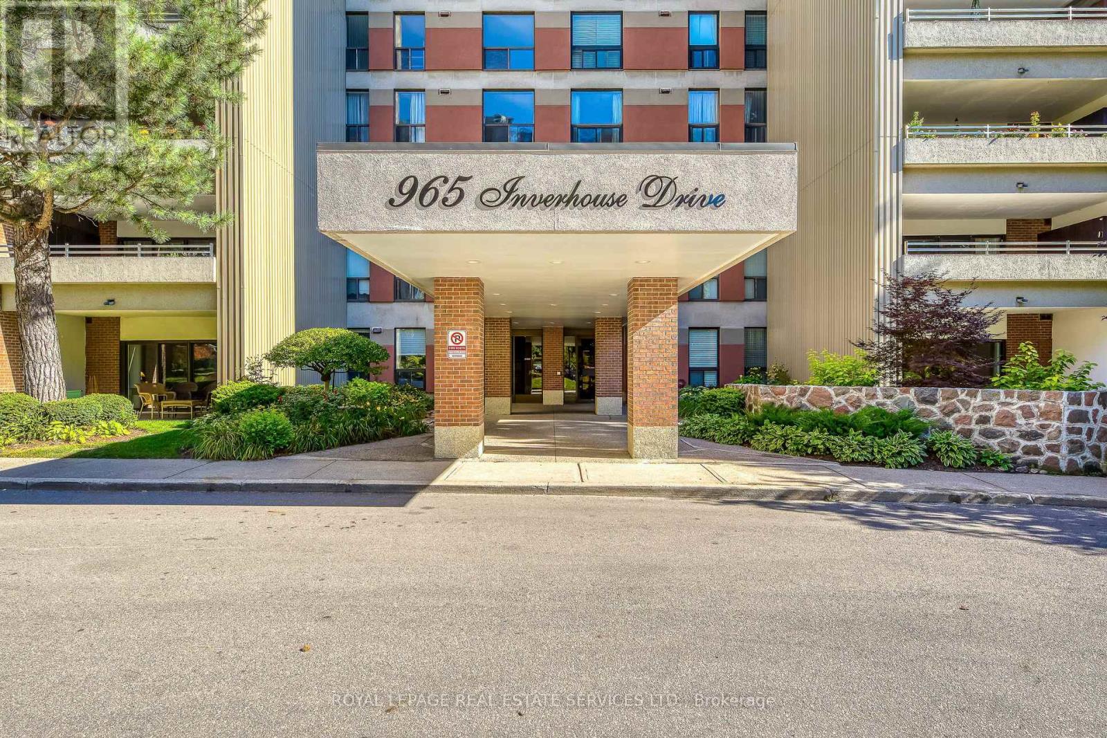 709 - 965 Inverhouse Drive, Mississauga, Ontario  L5J 4B4 - Photo 2 - W12782580