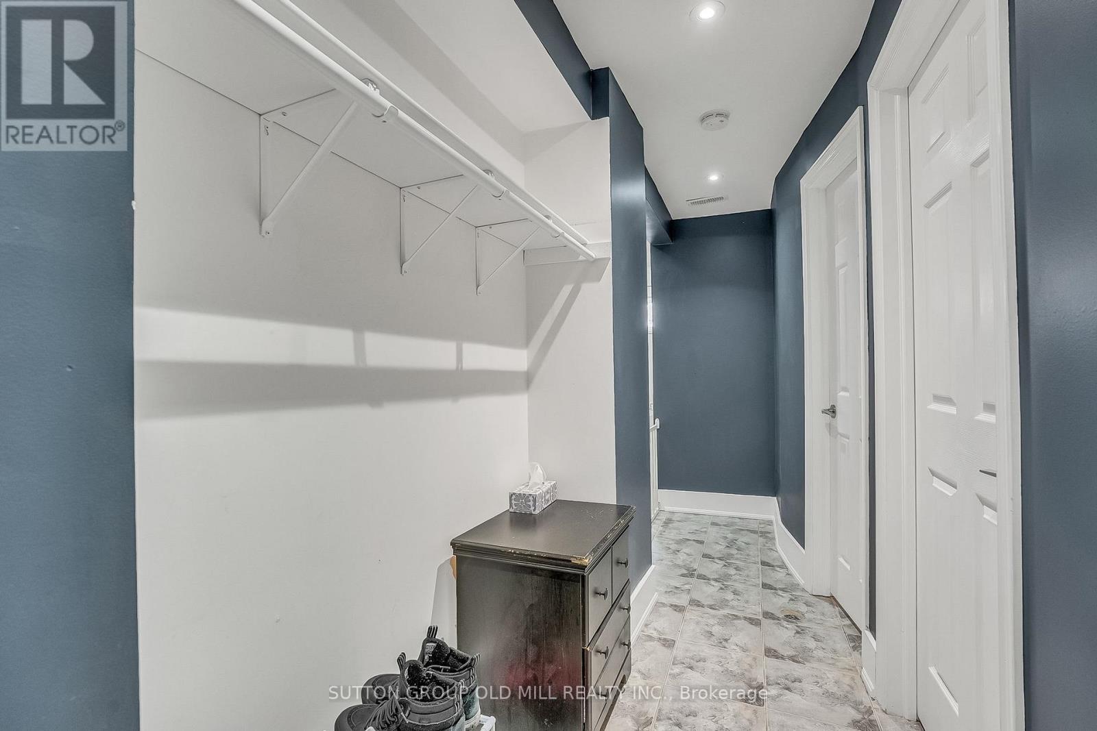 1879 Sandgate Crescent, Mississauga, Ontario  L5J 2E7 - Photo 28 - W12782600