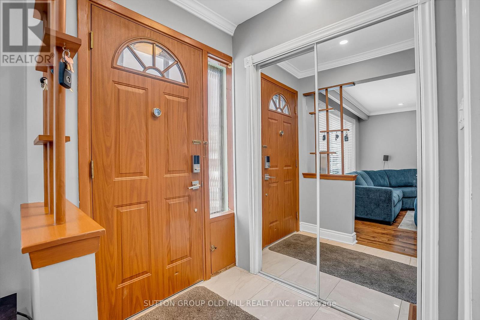 1879 Sandgate Crescent, Mississauga, Ontario  L5J 2E7 - Photo 5 - W12782600