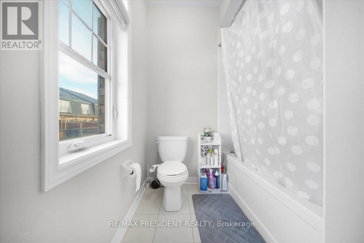 3 Dale Meadows Road, Brampton, Ontario  L7A 4Z9 - Photo 27 - W12782670