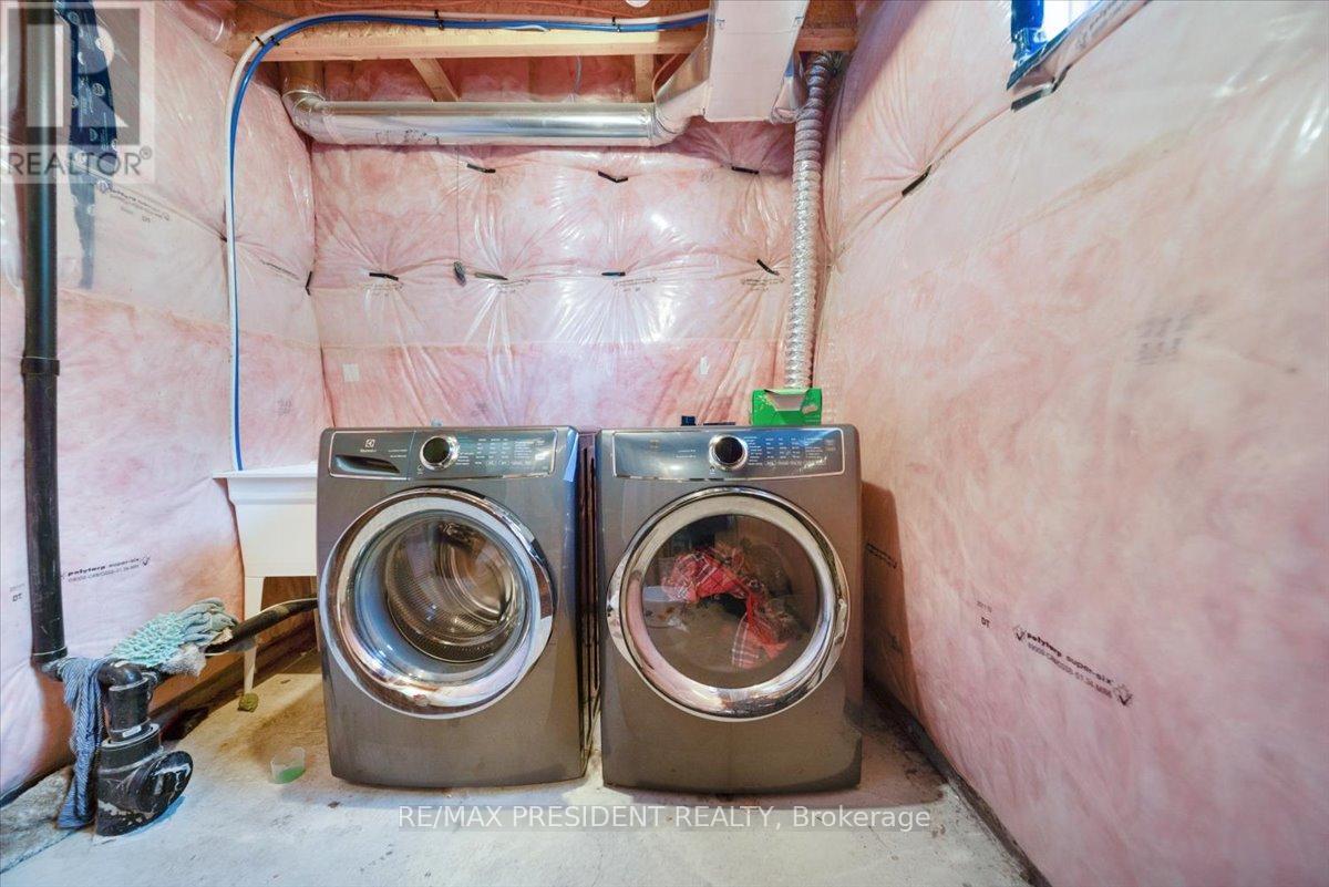 3 Dale Meadows Road, Brampton, Ontario  L7A 4Z9 - Photo 32 - W12782670