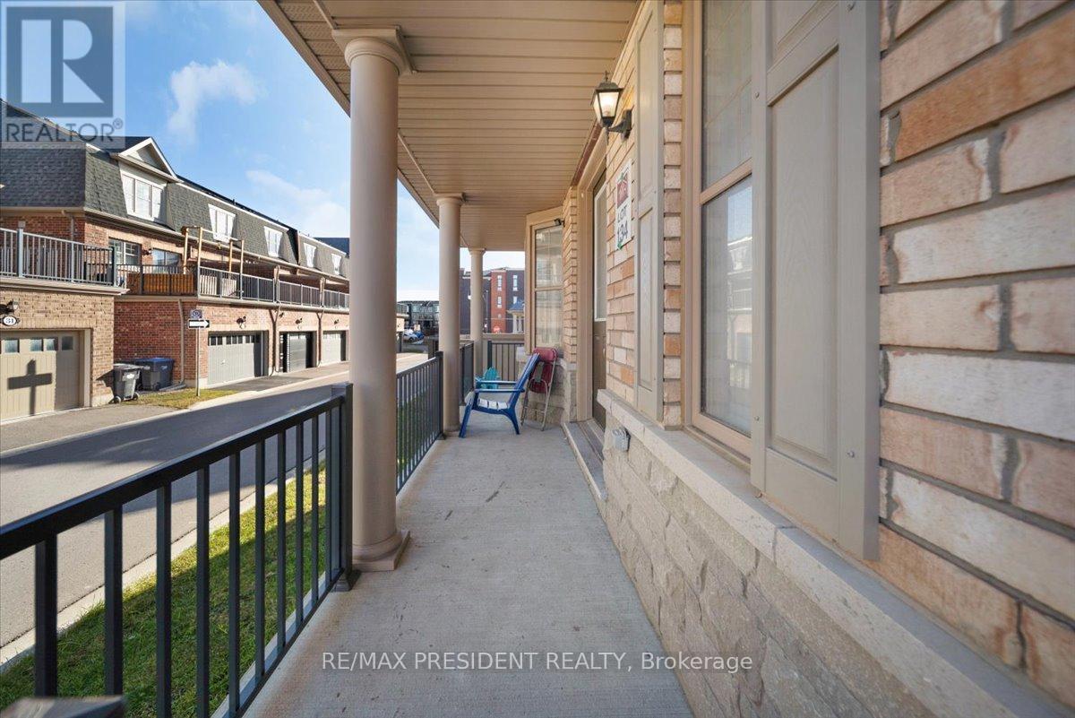 3 Dale Meadows Road, Brampton, Ontario  L7A 4Z9 - Photo 4 - W12782670