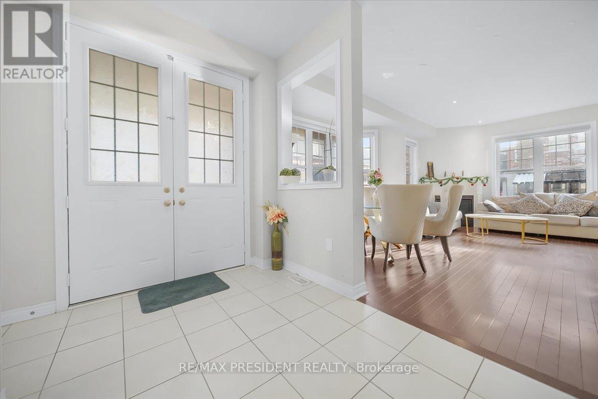 3 Dale Meadows Road, Brampton, Ontario  L7A 4Z9 - Photo 6 - W12782670