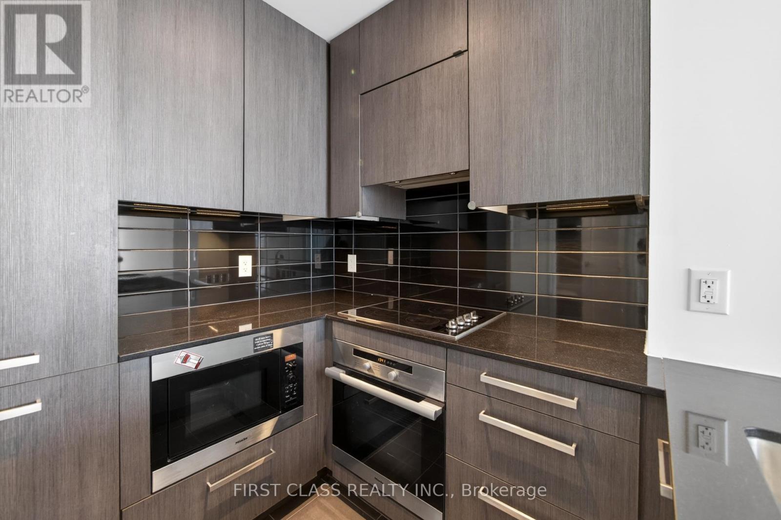 4308 - 8 The Esplanade Avenue, Toronto, Ontario  M5E 0A5 - Photo 13 - C12780706