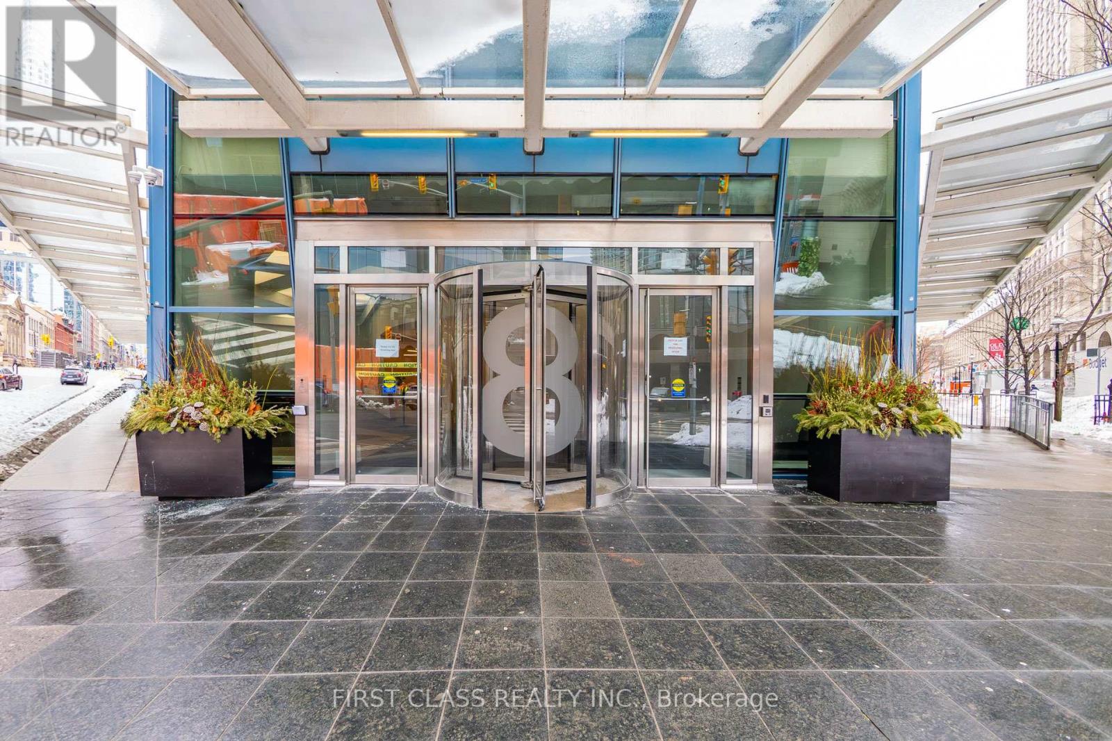 4308 - 8 The Esplanade Avenue, Toronto, Ontario  M5E 0A5 - Photo 2 - C12780706