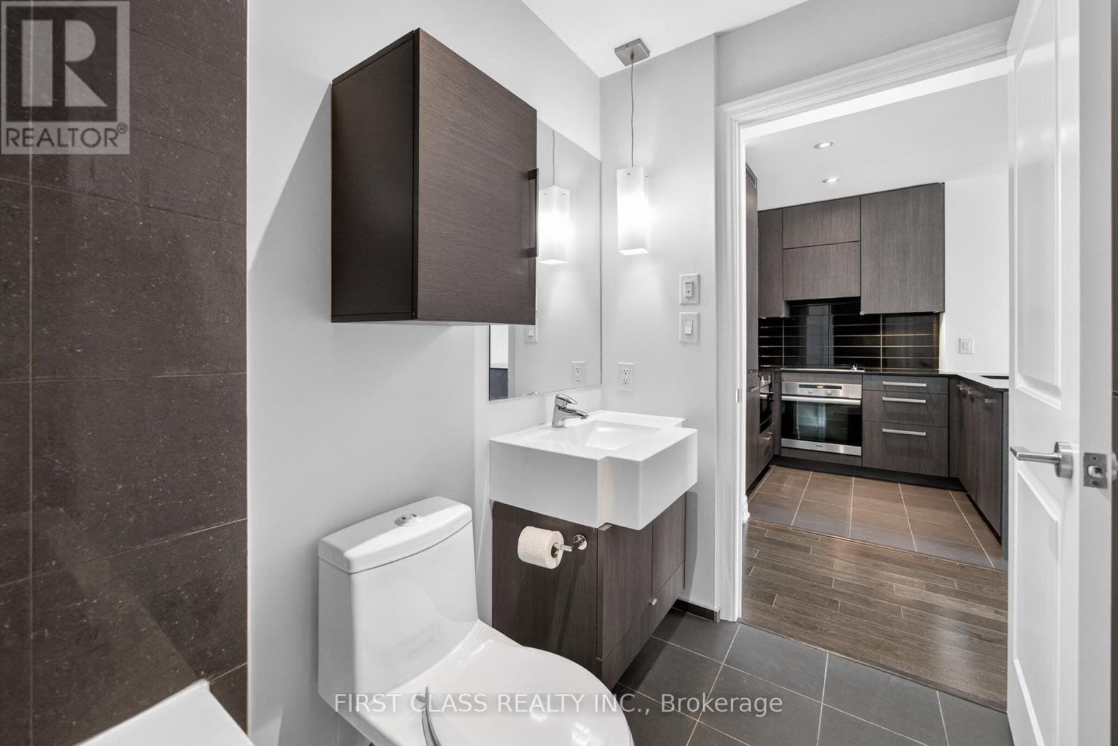 4308 - 8 The Esplanade Avenue, Toronto, Ontario  M5E 0A5 - Photo 25 - C12780706