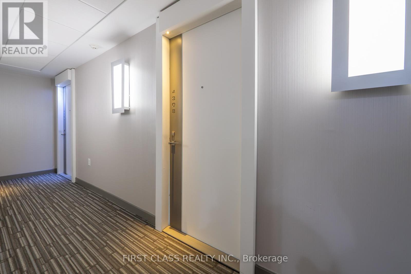 4308 - 8 The Esplanade Avenue, Toronto, Ontario  M5E 0A5 - Photo 32 - C12780706