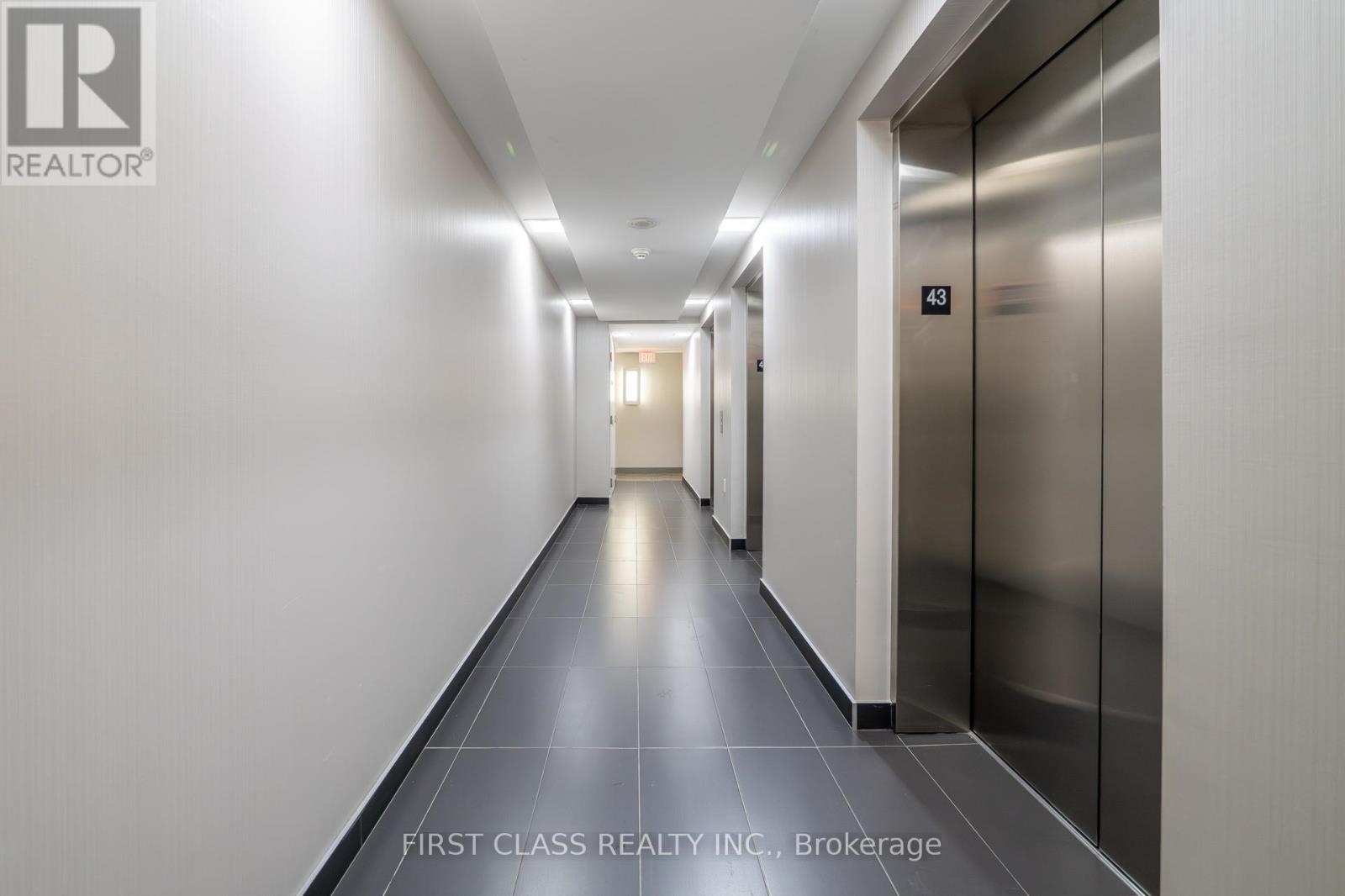 4308 - 8 The Esplanade Avenue, Toronto, Ontario  M5E 0A5 - Photo 33 - C12780706