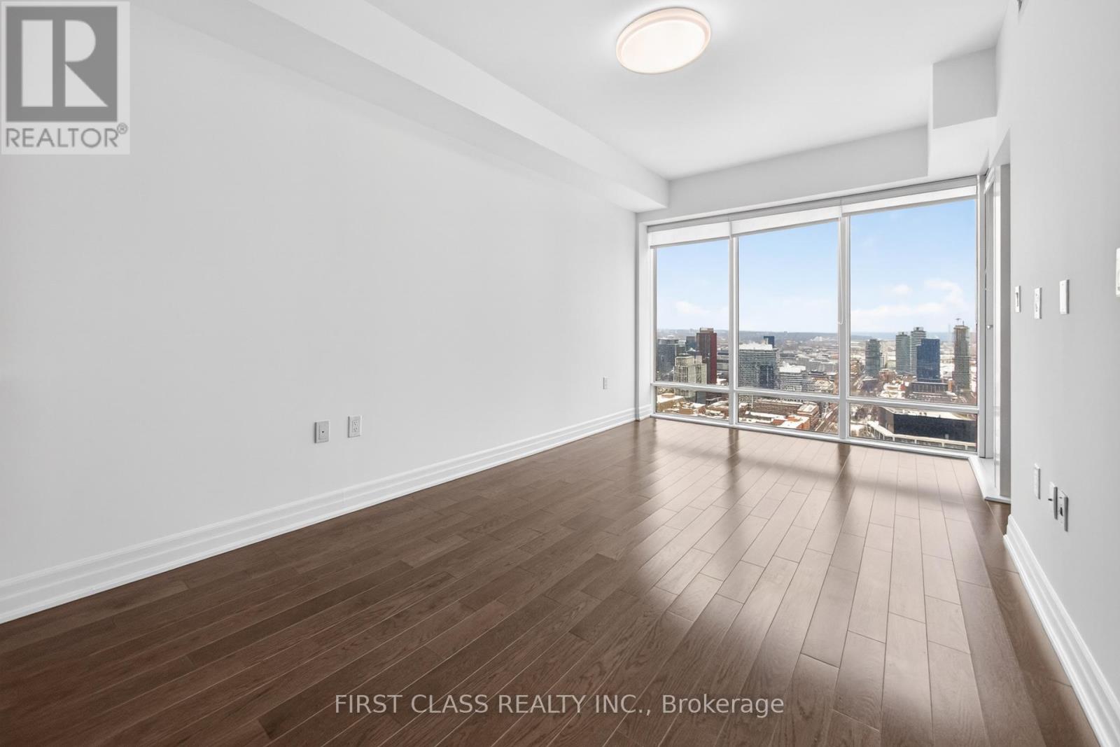 4308 - 8 The Esplanade Avenue, Toronto, Ontario  M5E 0A5 - Photo 4 - C12780706