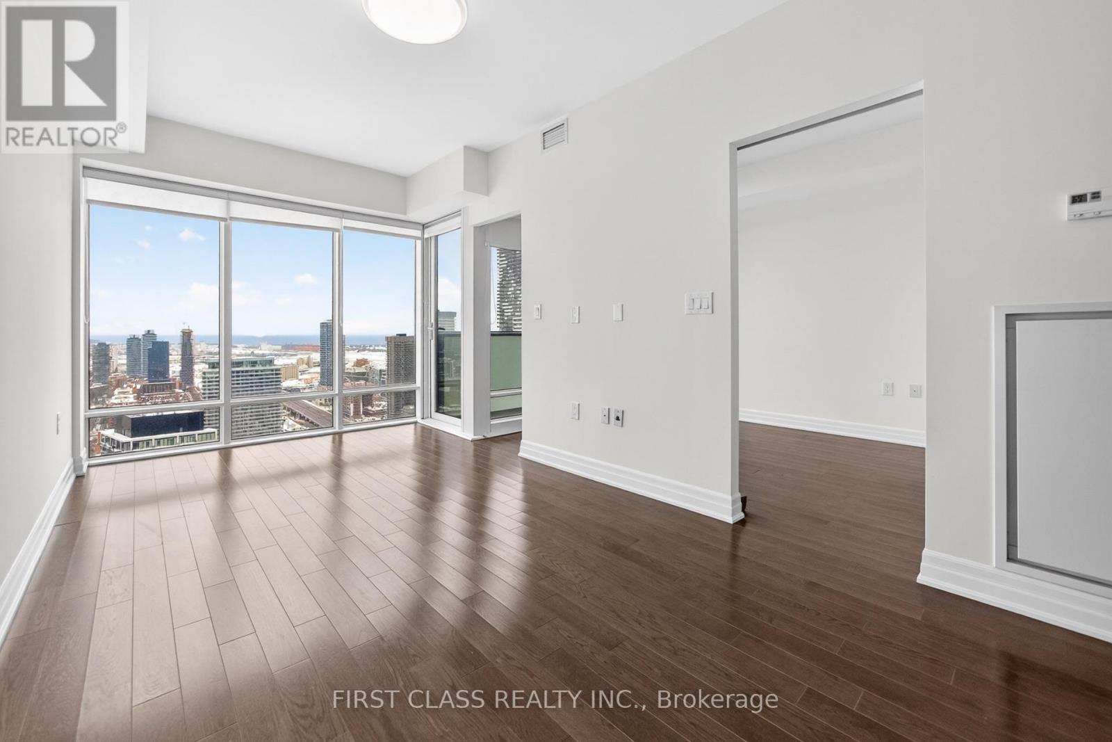 4308 - 8 The Esplanade Avenue, Toronto, Ontario  M5E 0A5 - Photo 7 - C12780706