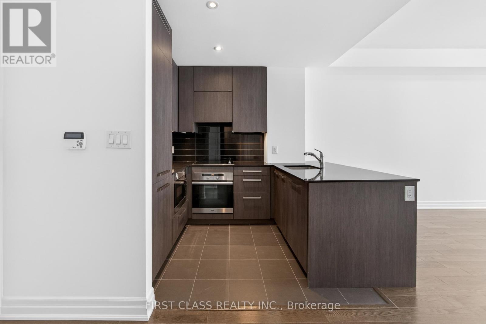 4308 - 8 The Esplanade Avenue, Toronto, Ontario  M5E 0A5 - Photo 8 - C12780706